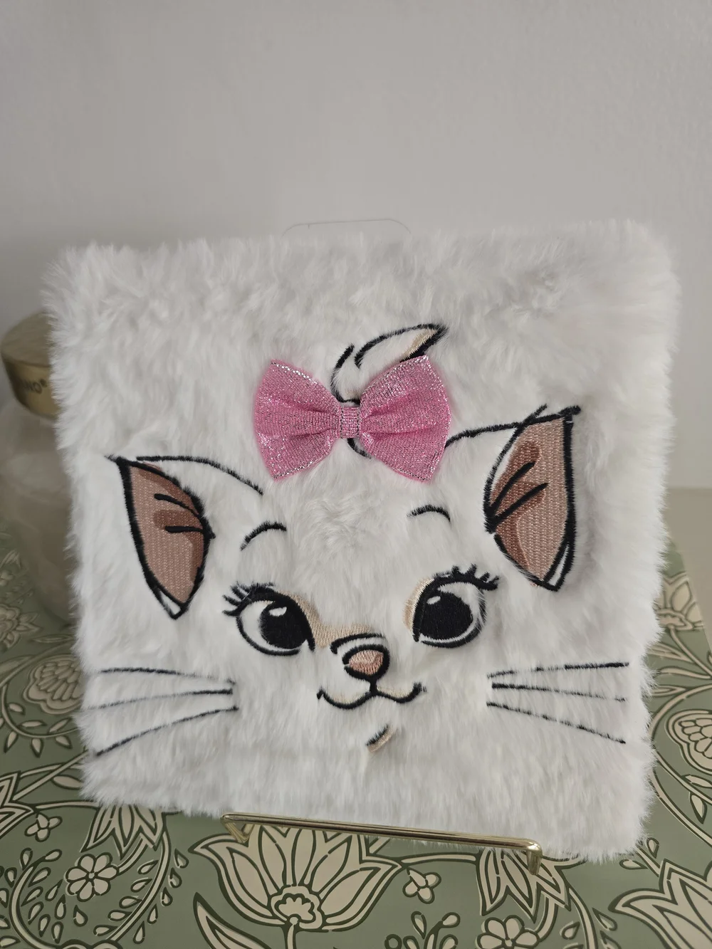 Disney The Aristocats Marie Fluffy Eyeshadow Palette